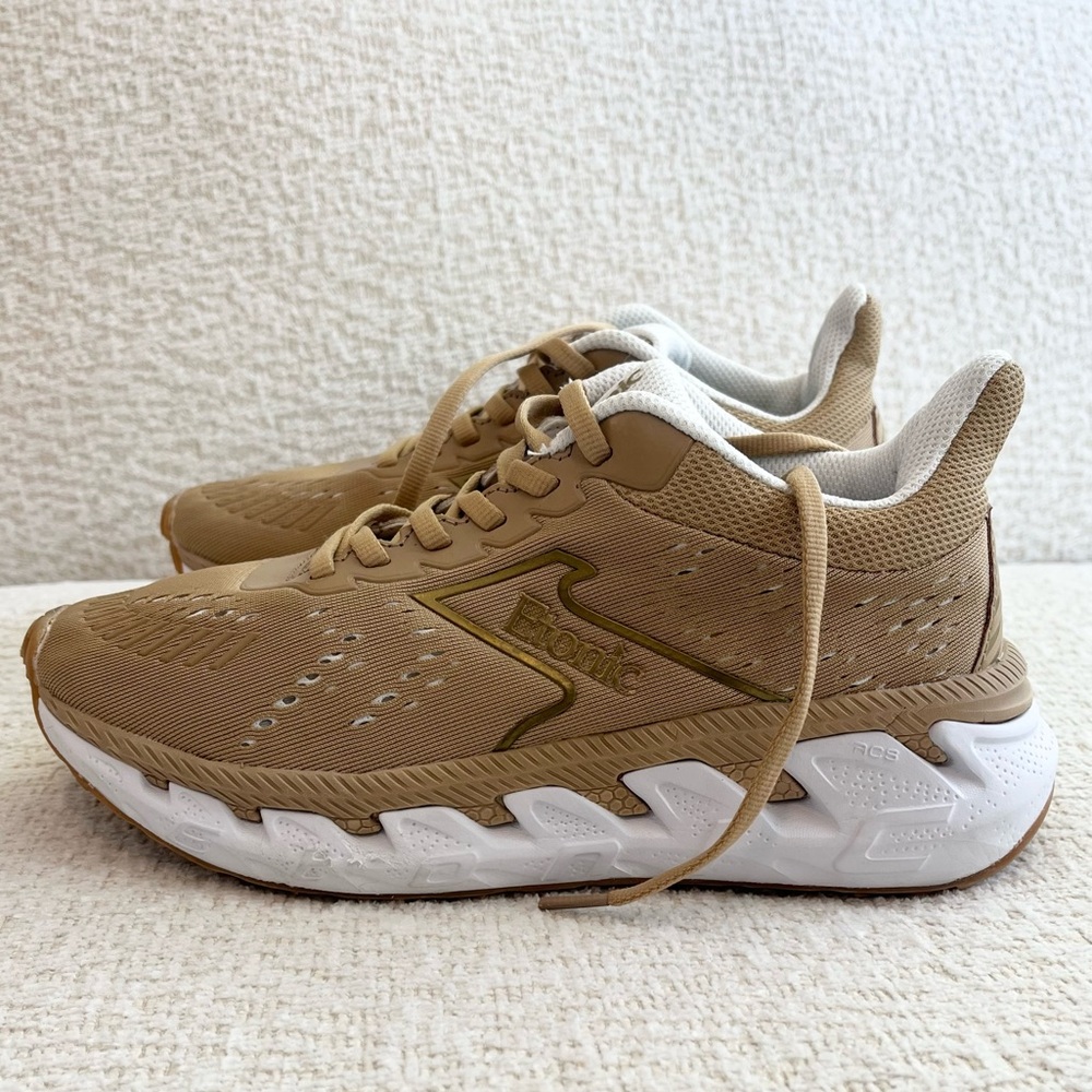 Etonic tan/neutral Athletic Shoes size 6.5